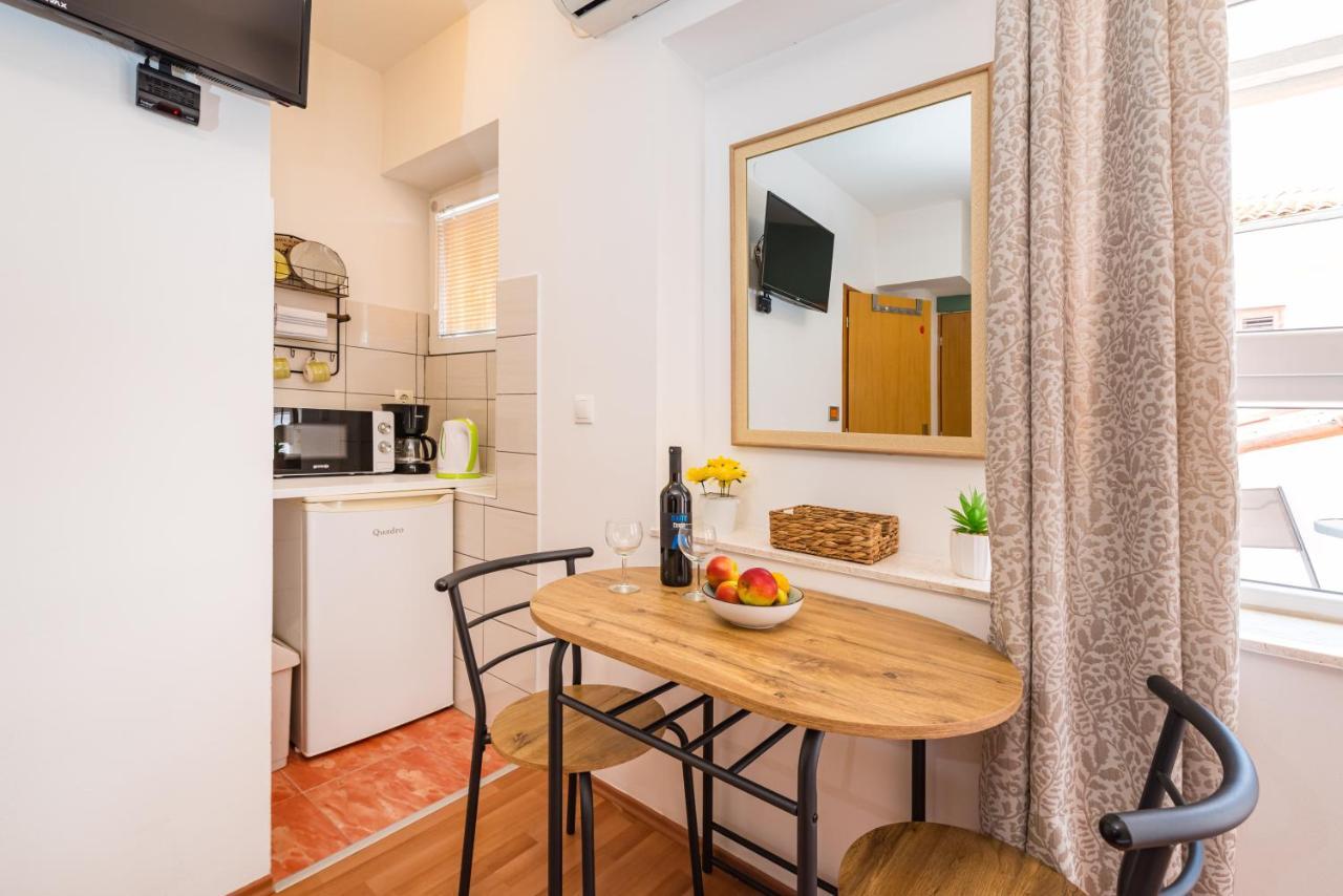 Studio And Rooms Zadar City Wall Exterior photo
