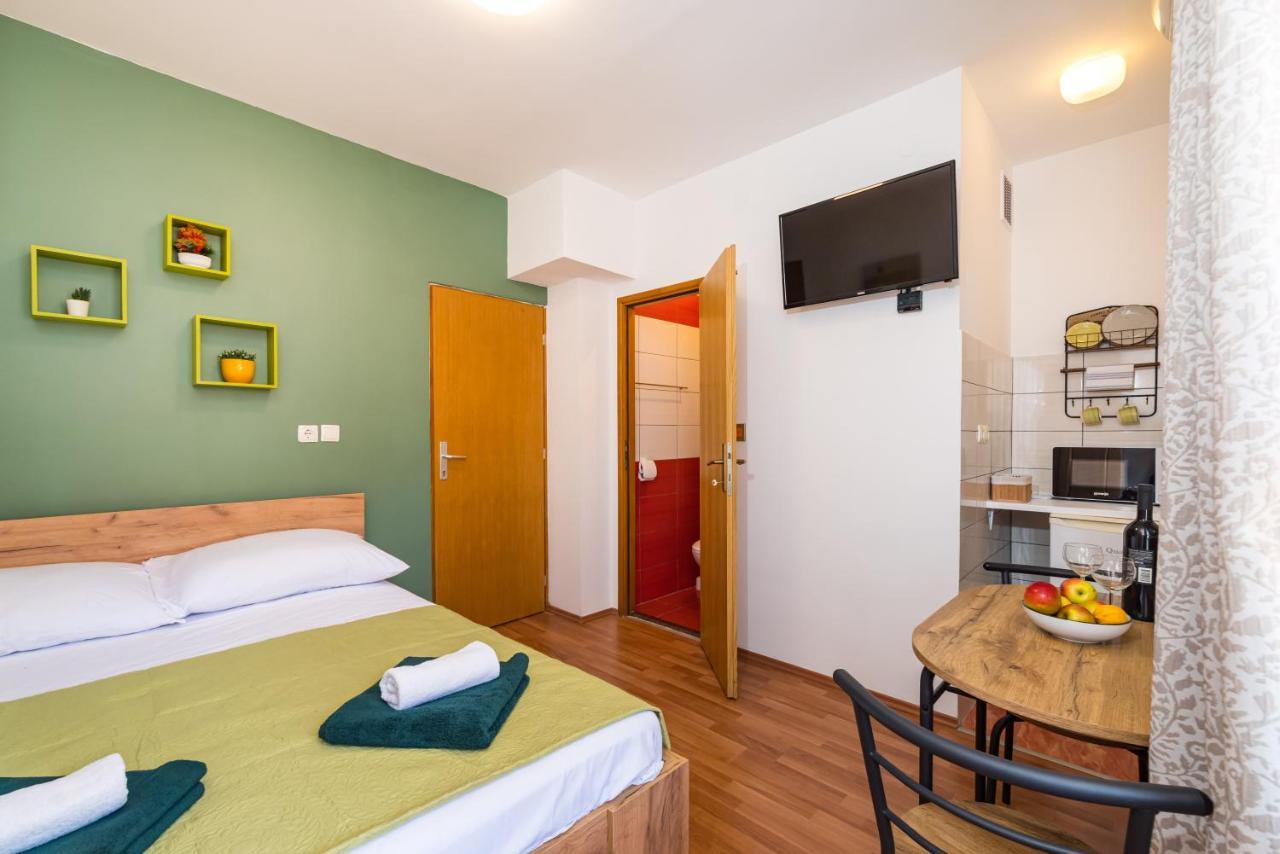 Studio And Rooms Zadar City Wall Exterior photo